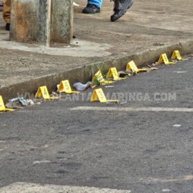 Jovem é executado e duas pessoas são baleadas em ataque a oficina de motos em Sarandi Foto 10 Fotos de Jovem é executado e duas pessoas são baleadas em ataque a oficina de motos em Sarandi