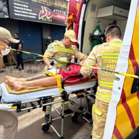 Jovem é executado e duas pessoas são baleadas em ataque a oficina de motos em Sarandi Foto 20 Fotos de Jovem é executado e duas pessoas são baleadas em ataque a oficina de motos em Sarandi