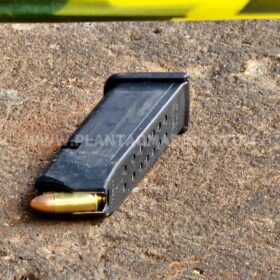 Jovem é executado e duas pessoas são baleadas em ataque a oficina de motos em Sarandi Foto 6 Fotos de Jovem é executado e duas pessoas são baleadas em ataque a oficina de motos em Sarandi