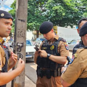Jovem é executado e duas pessoas são baleadas em ataque a oficina de motos em Sarandi Foto 8 Fotos de Jovem é executado e duas pessoas são baleadas em ataque a oficina de motos em Sarandi