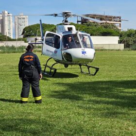 Motorista é socorrido de helicóptero após capotar carro na BR-376 Foto 2 Fotos de Motorista é socorrido de helicóptero após capotar carro na BR-376