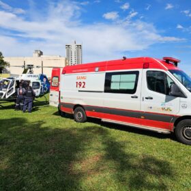 Motorista é socorrido de helicóptero após capotar carro na BR-376 Foto 4 Fotos de Motorista é socorrido de helicóptero após capotar carro na BR-376