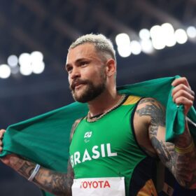 Atleta paralímpico de Maringá e ex-BBB estava em ônibus que tombou após acidente na PR-444 Foto 4 Fotos de Atleta paralímpico de Maringá e ex-BBB estava em ônibus que tombou após acidente na PR-444