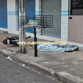 Homem é executado e moça baleada em ataque na saída de tabacaria em Sarandi Foto 7 Fotos de Homem é executado e moça baleada em ataque na saída de tabacaria em Sarandi