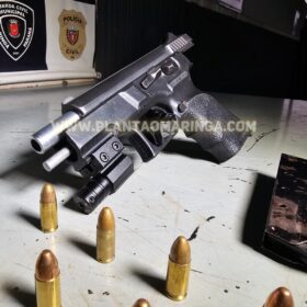 Homem faccionado ao PCC suspeito de matar duas pessoas é preso em Sarandi, com duas armas de fogo Foto 6 Fotos de Homem faccionado ao PCC suspeito de matar duas pessoas é preso em Sarandi, com duas armas de fogo