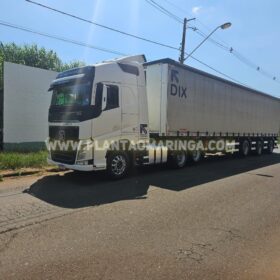Homem tem pernas esmagadas e morre após ser atropelado por carreta em Maringá Foto 4 Fotos de Homem tem pernas esmagadas e morre após ser atropelado por carreta em Maringá