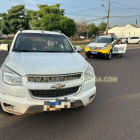 Jovem é socorrido só de cueca e afirma que foi sequestrado e teve a caminhonete roubada em Maringá Foto 4 Fotos de Jovem é socorrido só de cueca e afirma que foi sequestrado e teve a caminhonete roubada em Maringá