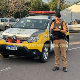 Jovem é socorrido só de cueca e afirma que foi sequestrado e teve a caminhonete roubada em Maringá Foto 5 Fotos de Jovem é socorrido só de cueca e afirma que foi sequestrado e teve a caminhonete roubada em Maringá