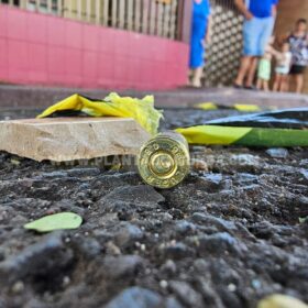 Imagens mostram jovem de 18 anos sendo perseguido e executado em Sarandi Foto 15 Fotos de Imagens mostram jovem de 18 anos sendo perseguido e executado em Sarandi