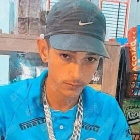 Imagens mostram jovem de 18 anos sendo perseguido e executado em Sarandi Foto 7 Fotos de Imagens mostram jovem de 18 anos sendo perseguido e executado em Sarandi