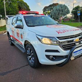 Motociclista fica gravemente ferido após bater em árvore em Maringá Foto 7 Fotos de Motociclista fica gravemente ferido após bater em árvore em Maringá
