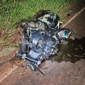 Motociclista morre após bater em três carretas, um caminhão e um carro em Marialva Foto 3 Fotos de Motociclista morre após bater em três carretas, um caminhão e um carro em Marialva