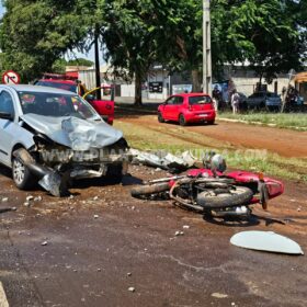 Motorista derruba poste e bate em motociclista em Maringá Foto 8 Fotos de Motorista derruba poste e bate em motociclista em Maringá