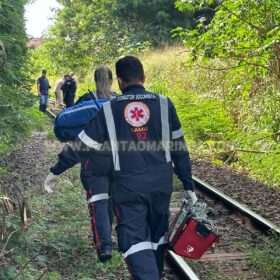 Mulher é encontrada morta na linha férrea em Sarandi. Foto 6 Fotos de Mulher é encontrada morta na linha férrea em Sarandi.