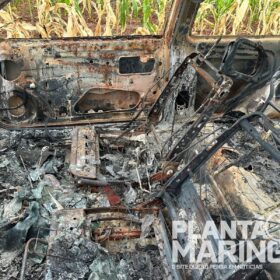 Carro que pode ter sido utilizado em tentativa de homicídio em Maringá é localizado incendiado Foto 16 Fotos de Carro que pode ter sido utilizado em tentativa de homicídio em Maringá é localizado incendiado