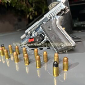 Homem confunde policiais com integrantes de grupo rival e acaba baleado após apontar arma para Rotam, em Sarandi Foto 2 Fotos de Homem confunde policiais com integrantes de grupo rival e acaba baleado após apontar arma para Rotam, em Sarandi