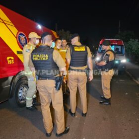 Homem confunde policiais com integrantes de grupo rival e acaba baleado após apontar arma para Rotam, em Sarandi Foto 4 Fotos de Homem confunde policiais com integrantes de grupo rival e acaba baleado após apontar arma para Rotam, em Sarandi