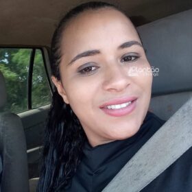 Mulher é encontrada morta caída ao lado de motocicleta com marca de tiro no pescoço Foto 10 Fotos de Mulher é encontrada morta caída ao lado de motocicleta com marca de tiro no pescoço