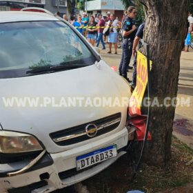 Vídeo: motorista perde controle e atropela mulheres na calçada em Sarandi Foto 3 Fotos de Vídeo: motorista perde controle e atropela mulheres na calçada em Sarandi