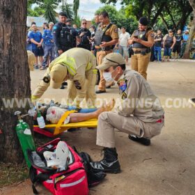 Vídeo: motorista perde controle e atropela mulheres na calçada em Sarandi Foto 10 Fotos de Vídeo: motorista perde controle e atropela mulheres na calçada em Sarandi
