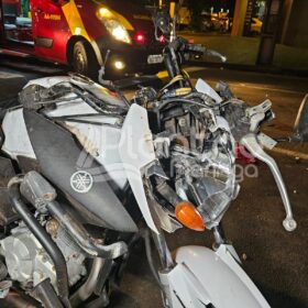 Dois jovens são intubados após colisão entre motos em Maringá Foto 11 Fotos de Dois jovens são intubados após colisão entre motos em Maringá