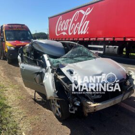 Carro fica destruído após colisão traseira com caminhão na PR-317 em Maringá Foto 5 Fotos de Carro fica destruído após colisão traseira com caminhão na PR-317 em Maringá