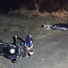 Motociclista de 21 anos morre após colisão com caminhonete Foto 3 Fotos de Motociclista de 21 anos morre após colisão com caminhonete