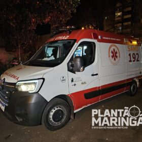 Motorista na contramão fica ferido após bater carro contra poste em Maringá Foto 3 Fotos de Motorista na contramão fica ferido após bater carro contra poste em Maringá