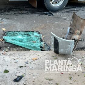 Motorista perde controle de carro e bate em poste em Maringá; vídeo mostra momento do acidente Foto 2 Fotos de Motorista perde controle de carro e bate em poste em Maringá; vídeo mostra momento do acidente