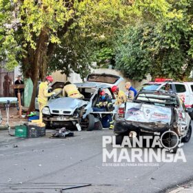 Motorista perde controle de carro e bate em poste em Maringá; vídeo mostra momento do acidente Foto 5 Fotos de Motorista perde controle de carro e bate em poste em Maringá; vídeo mostra momento do acidente