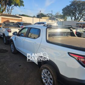 Policiais do Pelotão de Choque apreendem caminhão-cegonha com oito veículos roubados em Maringá Foto 2 Fotos de Policiais do Pelotão de Choque apreendem caminhão-cegonha com oito veículos roubados em Maringá