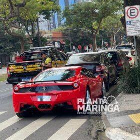 Ferrari avaliada em quase R$ 2 milhões é guinchada em Maringá por débito de R$ 90 reais Foto 5 Fotos de Ferrari avaliada em quase R$ 2 milhões é guinchada em Maringá por débito de R$ 90 reais