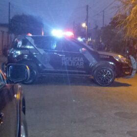 Homem com dois mandado de prisão em aberto e que ostentava armas morre após trocar tiros com a Rotam Foto 2 Fotos de Homem com dois mandado de prisão em aberto e que ostentava armas morre após trocar tiros com a Rotam
