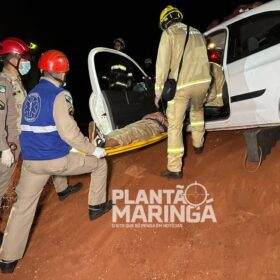 Motorista perde controle da direção, carro cai em ribanceira em Maringá Foto 2 Fotos de Motorista perde controle da direção, carro cai em ribanceira em Maringá
