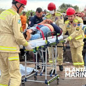 Identificado homem que morreu no acidente envolvendo dois caminhões entre Maringá e Iguaraçu Foto 13 Fotos de Identificado homem que morreu no acidente envolvendo dois caminhões entre Maringá e Iguaraçu