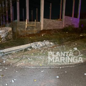 Vídeo mostra carreta desgovernada derrubando postes, árvores e batendo em 7 carros em Maringá Foto 4 Fotos de Vídeo mostra carreta desgovernada derrubando postes, árvores e batendo em 7 carros em Maringá