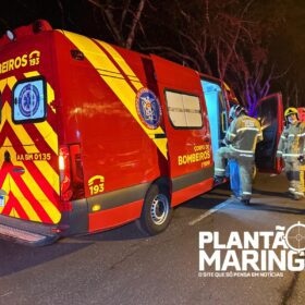 Fotos de Duas pessoas ficam feridas após carro bater em árvore em Maringá 