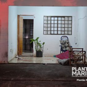 Homem é executado a tiros na porta de casa Foto 8 Fotos de Homem é executado a tiros na porta de casa