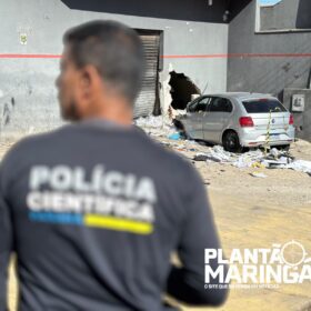 No dia dos pais, homem morre após bater carro contra parede de oficina em Maringá Foto 9 Fotos de No dia dos pais, homem morre após bater carro contra parede de oficina em Maringá