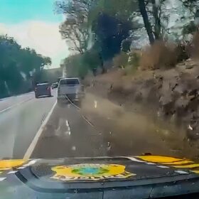 Vídeo mostra traficante morrendo após sofrer acidente durante perseguição na PR-323 Foto 2 Fotos de Vídeo mostra traficante morrendo após sofrer acidente durante perseguição na PR-323