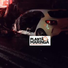 Casal morre carbonizado após grave acidente envolvendo dois carros e ônibus na região de Maringá Foto 2 Fotos de Casal morre carbonizado após grave acidente envolvendo dois carros e ônibus na região de Maringá