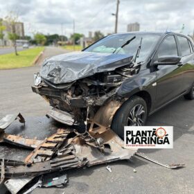 Colisão em Maringá deixa casal ferido após veículo invadir preferencial Foto 2 Fotos de Colisão em Maringá deixa casal ferido após veículo invadir preferencial