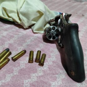 Homem com três mandados de prisão em aberto morre em confronto com a polícia em Sarandi Foto 2 Fotos de Homem com três mandados de prisão em aberto morre em confronto com a polícia em Sarandi