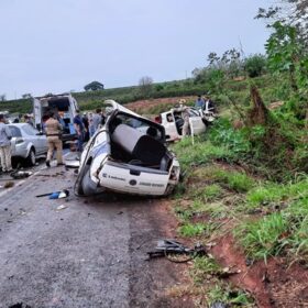 Homem em veículo com placas de Sarandi morre após grave acidente na BR-376 Foto 3 Fotos de Homem em veículo com placas de Sarandi morre após grave acidente na BR-376