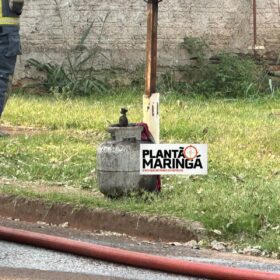 Mãe morre e filho é intubado após incêndio a residência em Maringá Foto 7 Fotos de Mãe morre e filho é intubado após incêndio a residência em Maringá