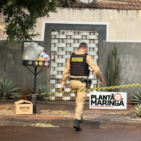 Mãe morre e filho é intubado após incêndio a residência em Maringá Foto 4 Fotos de Mãe morre e filho é intubado após incêndio a residência em Maringá