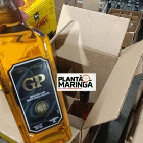 Policia Militar fecha fábrica que falsificava Whiskey e vodka em Maringá Foto 11 Fotos de Policia Militar fecha fábrica que falsificava Whiskey e vodka em Maringá