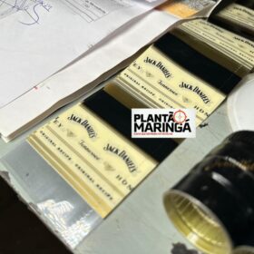 Policia Militar fecha fábrica que falsificava Whiskey e vodka em Maringá Foto 14 Fotos de Policia Militar fecha fábrica que falsificava Whiskey e vodka em Maringá