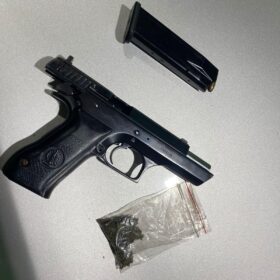 Traficante é preso em condomínio fechado em Sarandi durante operação da Denarc Foto 6 Fotos de Traficante é preso em condomínio fechado em Sarandi durante operação da Denarc