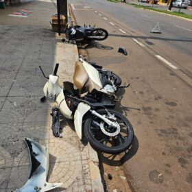 Carro desgovernado provoca acidente grave na Avenida Mandacaru em Maringá Foto 3 Fotos de Carro desgovernado provoca acidente grave na Avenida Mandacaru em Maringá